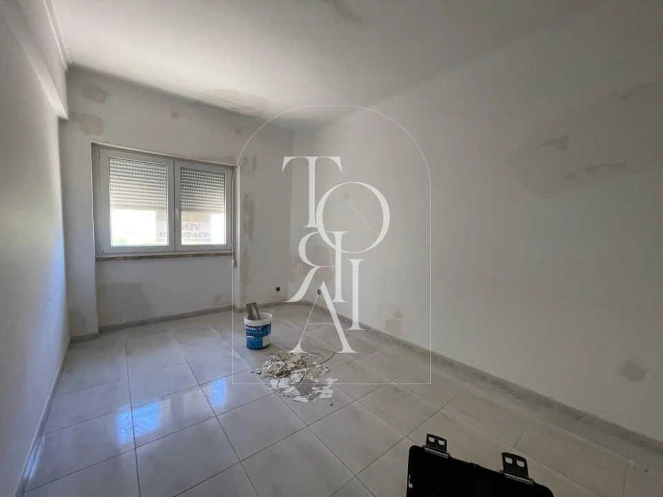 Apartamento T2 para Venda em Carnaxide e Queijas Foto 7