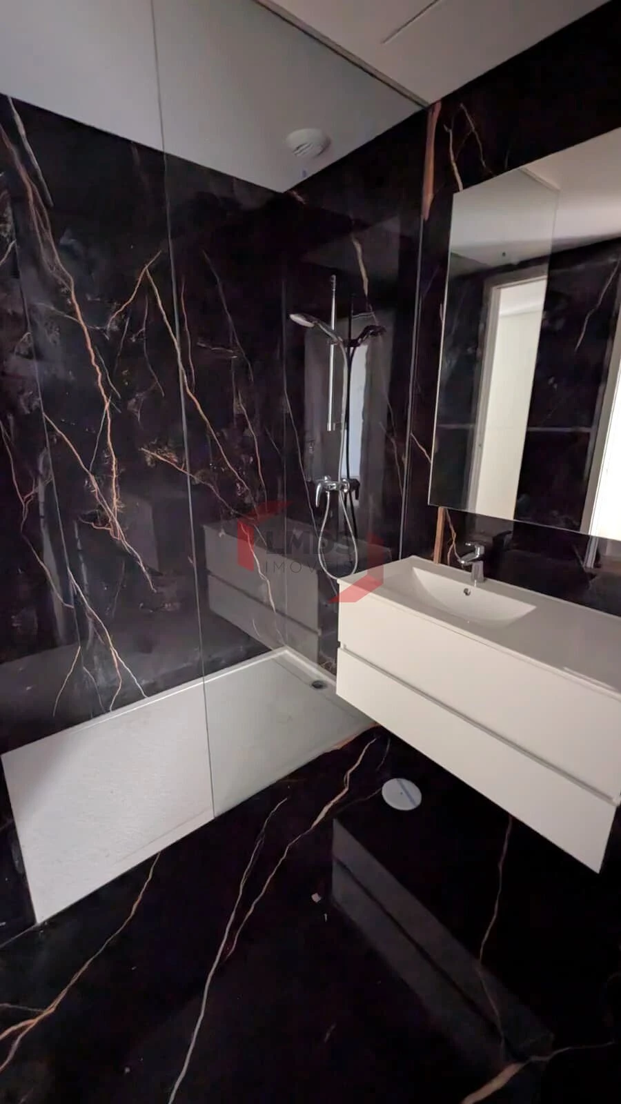 Apartamento T1 para Venda em Ramalde Foto 11