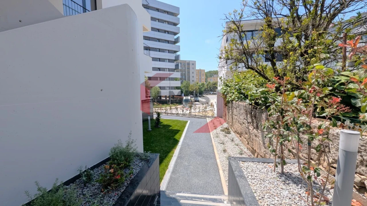 Apartamento T1 para Venda em Ramalde Foto 12