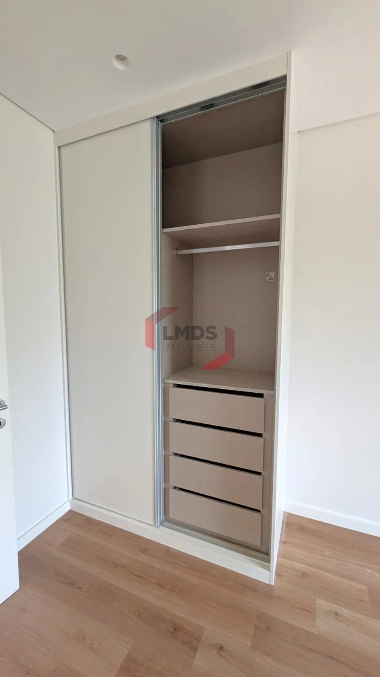 Apartamento T1 para Venda em Ramalde Foto 9