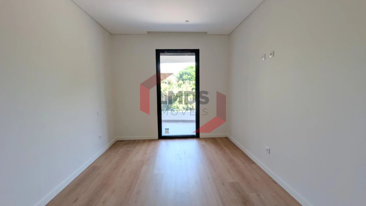 Apartamento T1 para Venda em Ramalde Foto 8