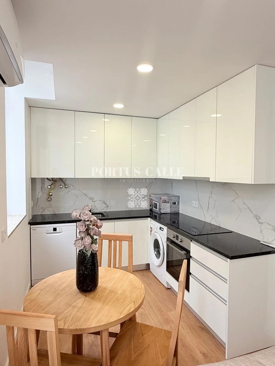 Apartamento T1 para Venda em Aldoar, Foz do Douro e Nevogilde Foto 2