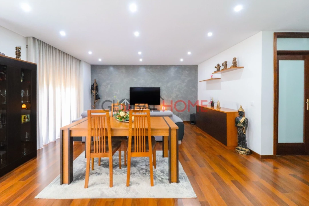 Apartamento T2 para Venda em Rio Tinto Foto 5