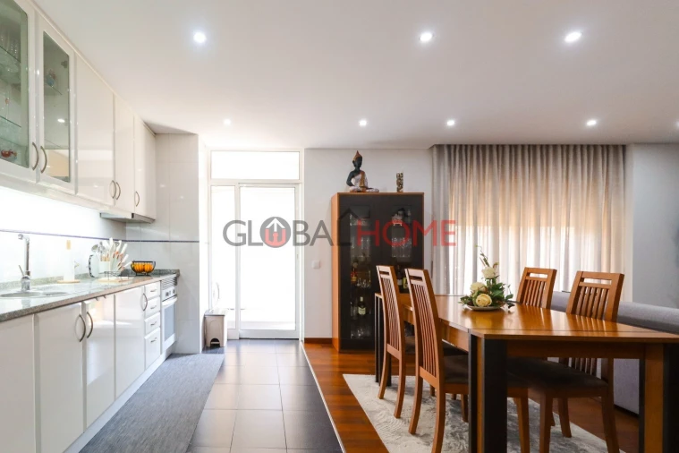 Apartamento T2 para Venda em Rio Tinto Foto 3