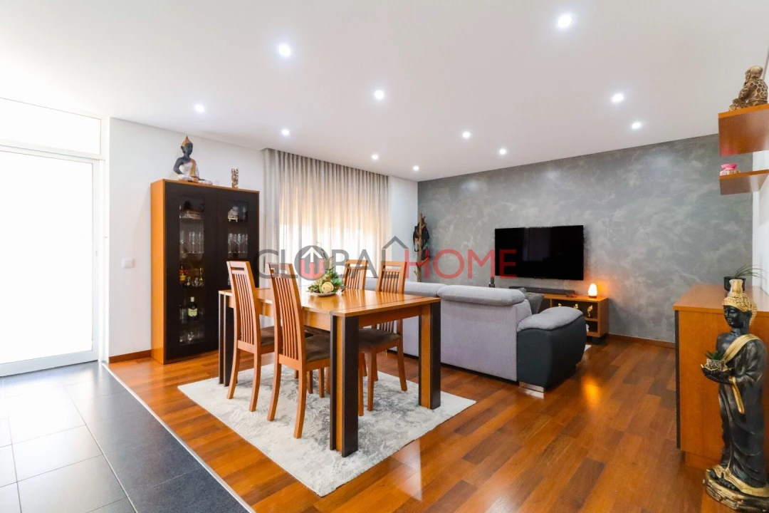Apartamento T2 para Venda em Rio Tinto Foto 4