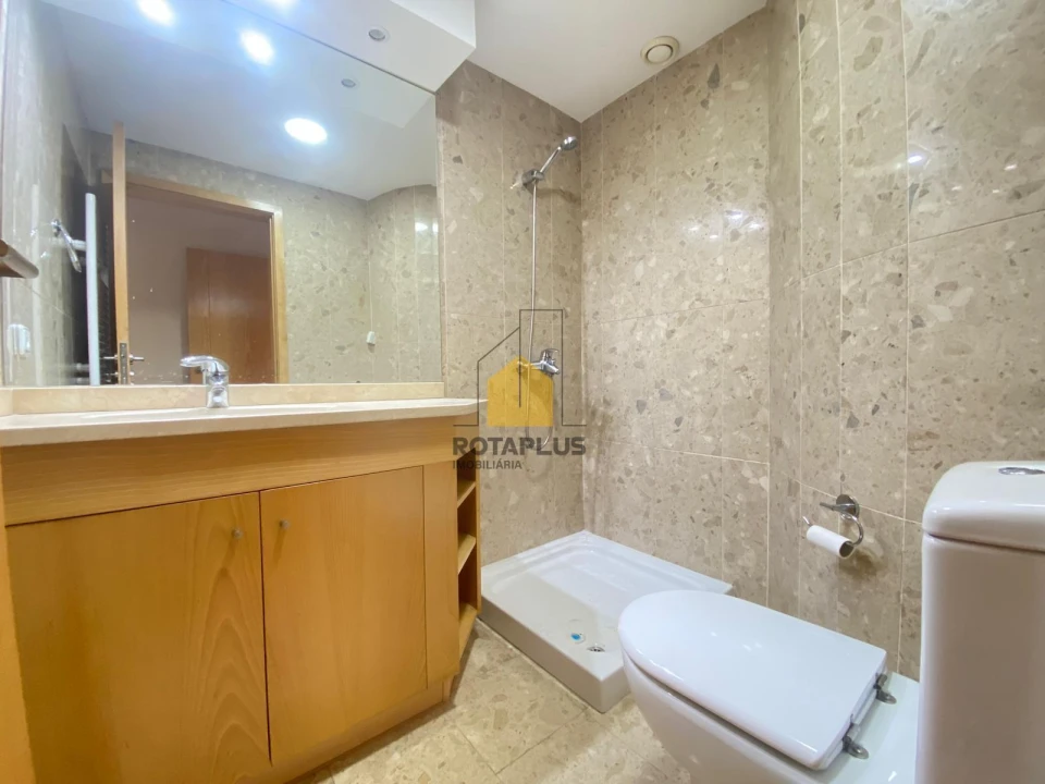 Apartamento T2 para Venda em Vila Nova da Telha Foto 12