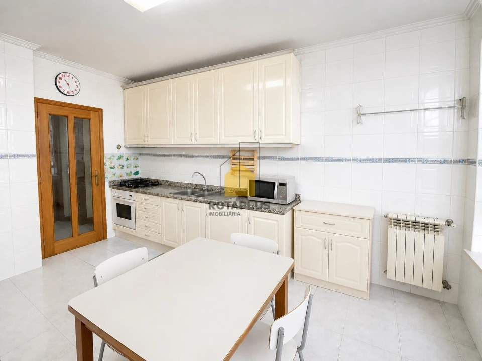 Apartamento T2 para Venda em Cidade da Maia Foto 5