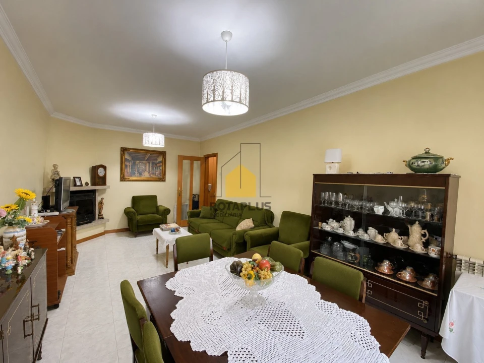 Apartamento T2 para Venda em Cidade da Maia Foto 12
