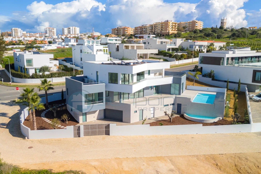 Moradia T4 para Venda em Lagos (São Sebastião e Santa Maria) Foto 2