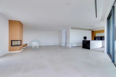 Moradia T4 para Venda em Lagos (São Sebastião e Santa Maria)