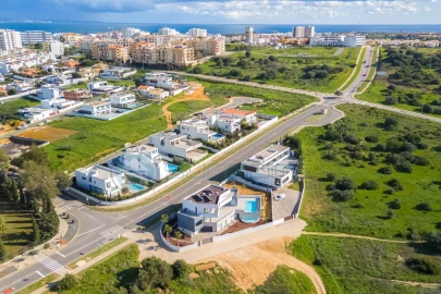Moradia T4 para Venda em Lagos (São Sebastião e Santa Maria)