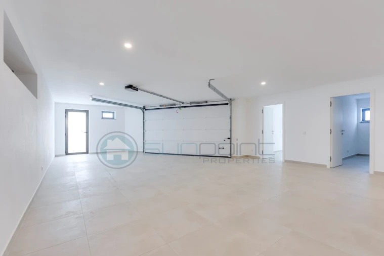 Moradia T4 para Venda em Lagos (São Sebastião e Santa Maria) Foto 17