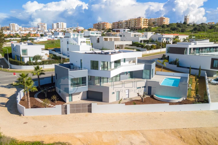 Moradia T4 para Venda em Lagos (São Sebastião e Santa Maria) Foto 2