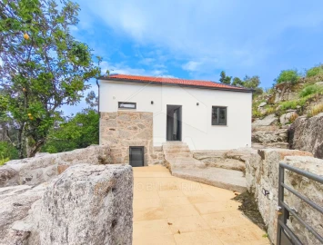 Moradia T2 para Venda em Vila de Punhe