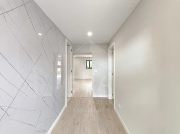 Moradia T2 para Venda em Vila de Punhe