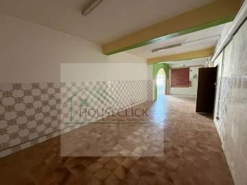 Loja para Arrendamento em Orjais