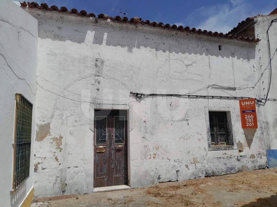 Moradia T2 para Venda em Corval Foto 2
