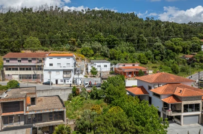 Terreno Comércio / Armazém para Venda em Fânzeres e São Pedro da Cova