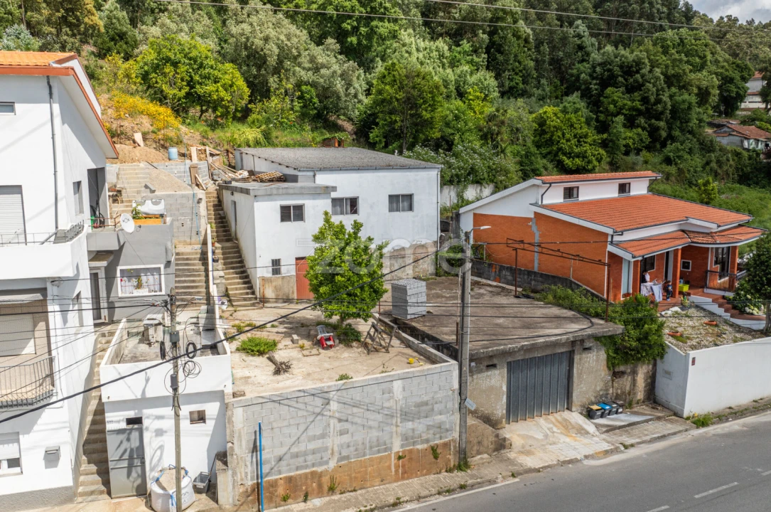 Terreno Comércio / Armazém para Venda em Fânzeres e São Pedro da Cova Foto 4