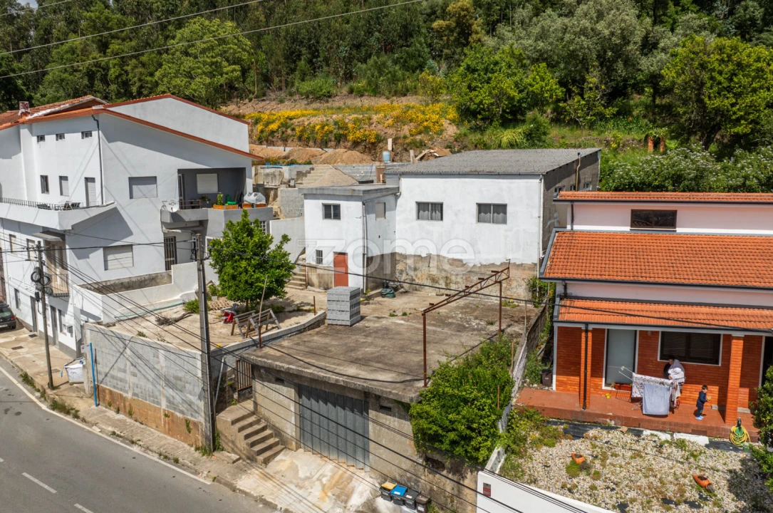 Terreno Comércio / Armazém para Venda em Fânzeres e São Pedro da Cova Foto 2