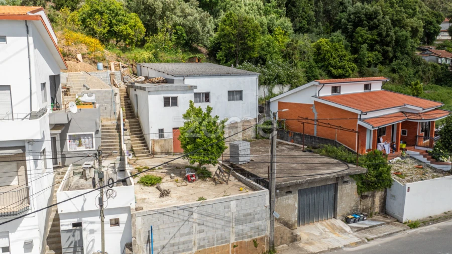 Terreno Comércio / Armazém para Venda em Fânzeres e São Pedro da Cova