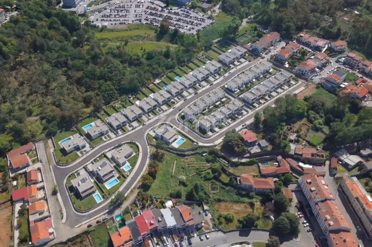 Terreno para Venda em Mafamude e Vilar do Paraíso Foto 4