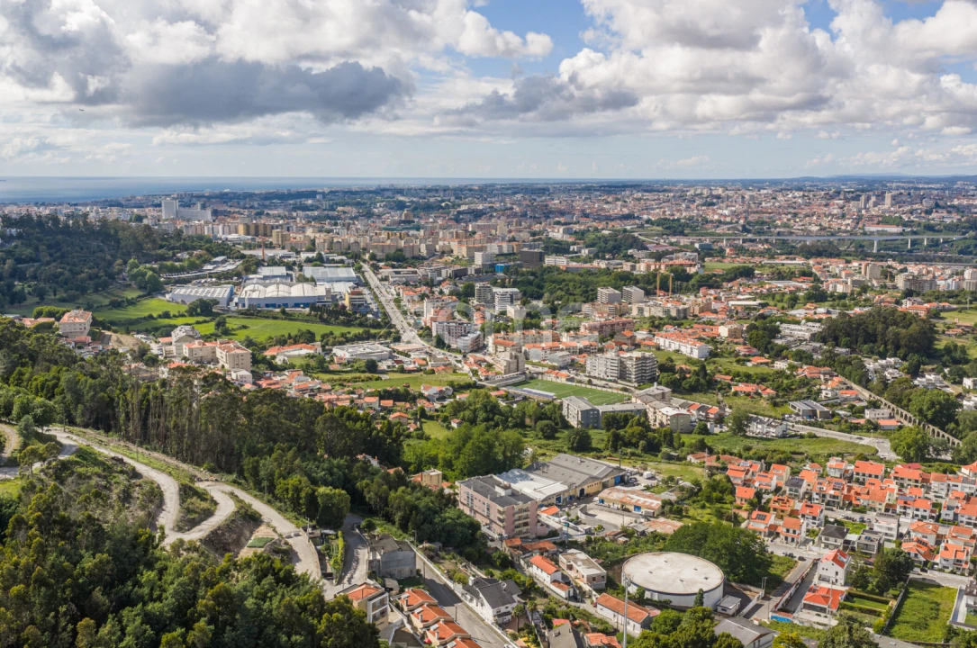 Prédio para Venda em Oliveira do Douro Foto 22