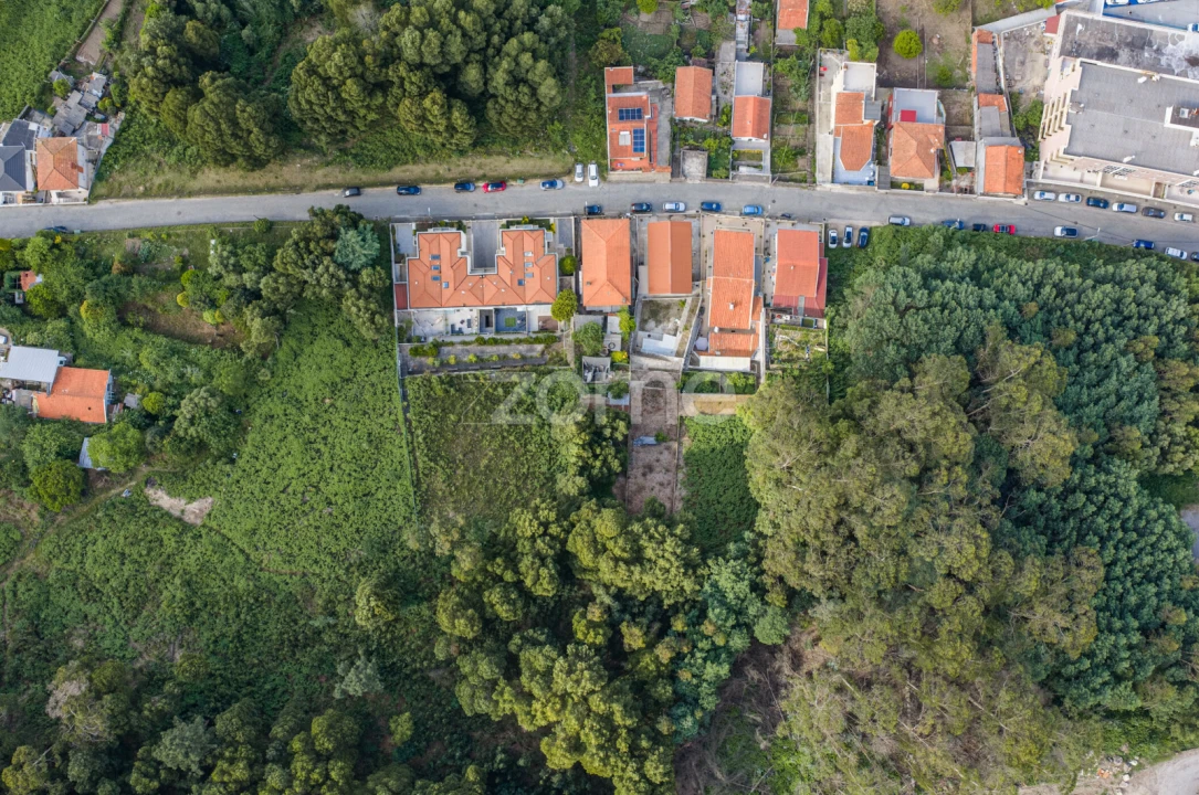 Prédio para Venda em Oliveira do Douro Foto 24