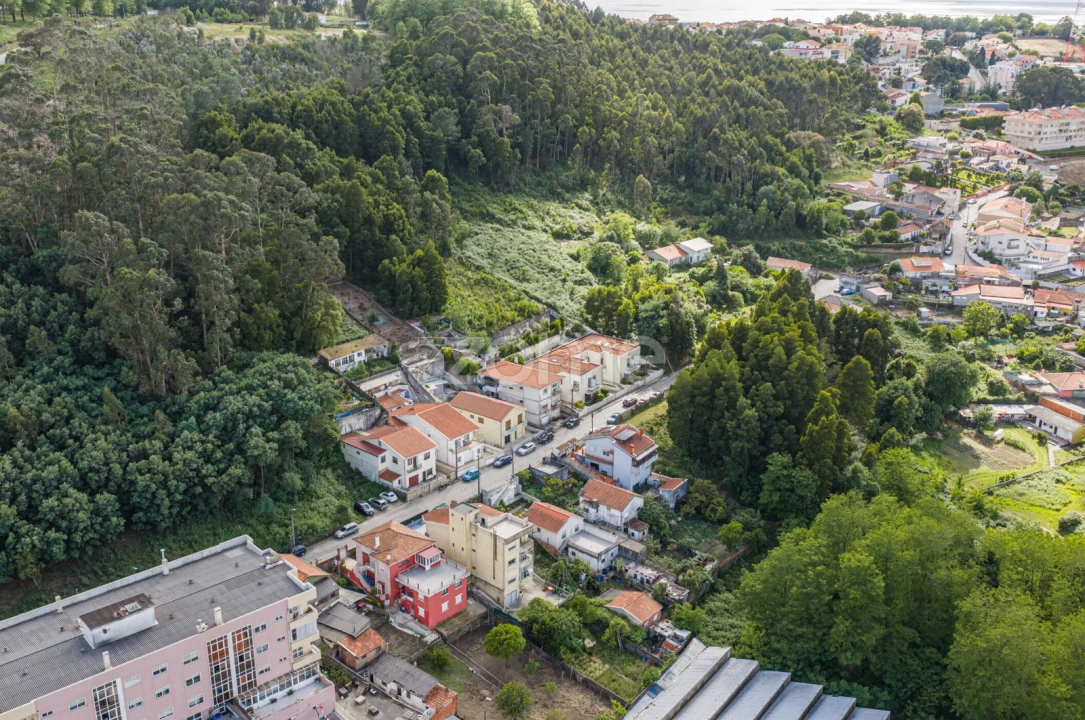 Prédio para Venda em Oliveira do Douro Foto 26
