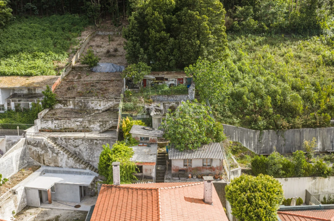 Prédio para Venda em Oliveira do Douro Foto 13