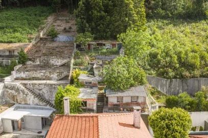 Prédio para Venda em Oliveira do Douro