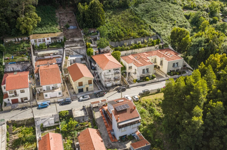 Prédio para Venda em Oliveira do Douro Foto 12