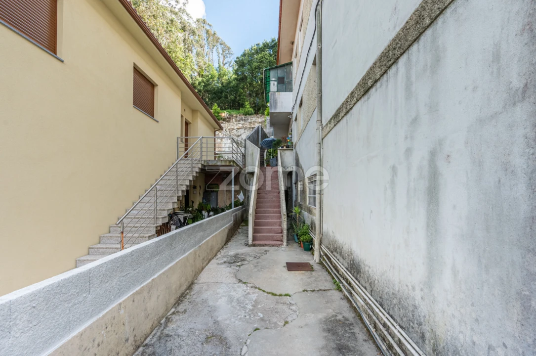 Prédio para Venda em Oliveira do Douro Foto 7
