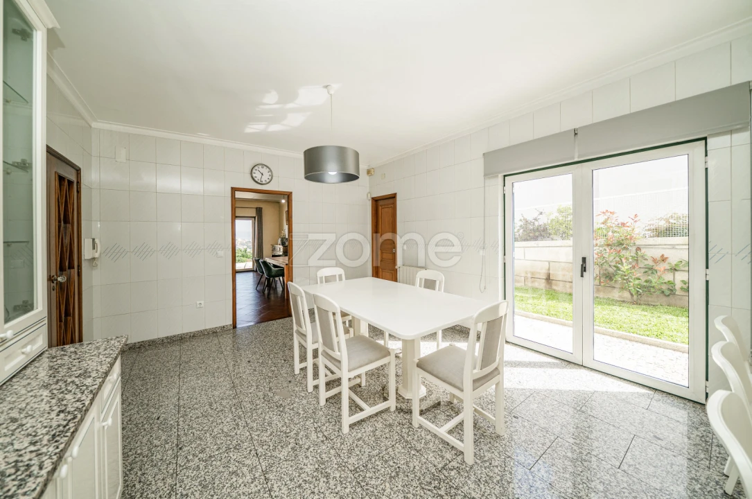 Moradia T5 para Venda em Nogueira, Fraião e Lamaçães Foto 16