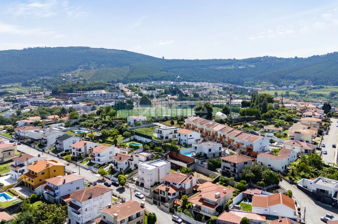 Moradia T5 para Venda em Nogueira, Fraião e Lamaçães Foto 55