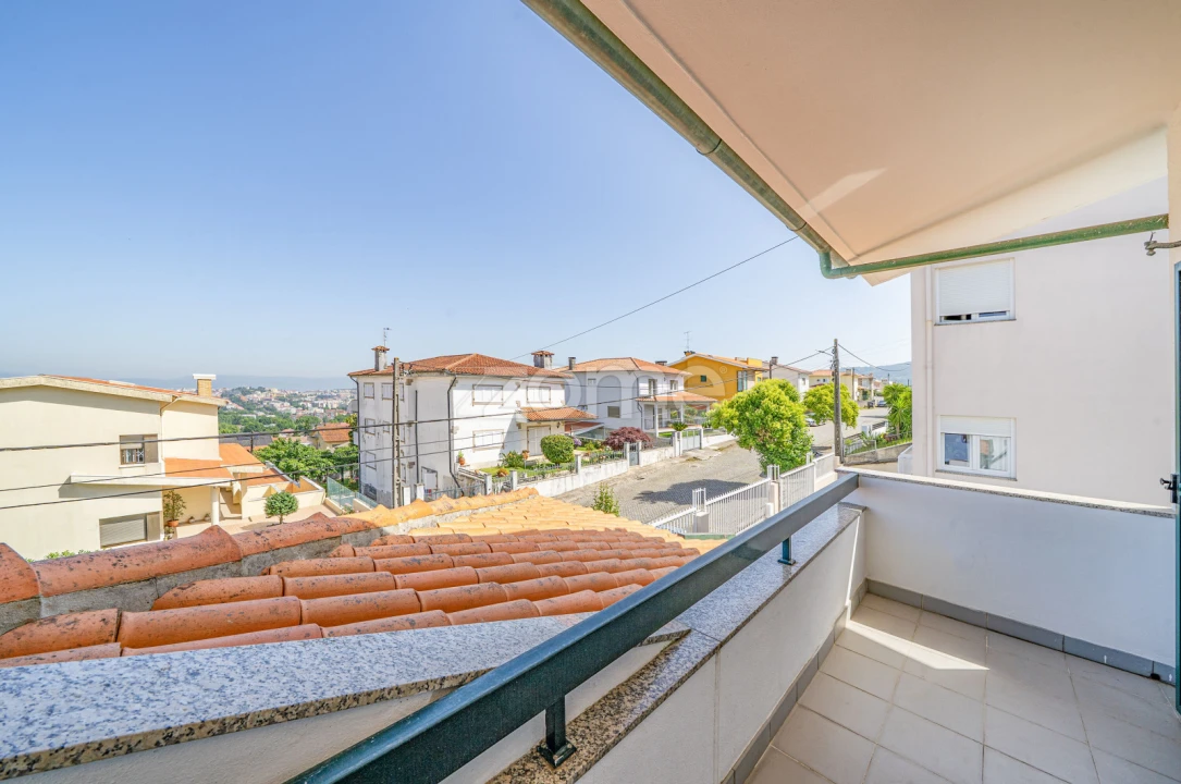 Moradia T5 para Venda em Nogueira, Fraião e Lamaçães Foto 38