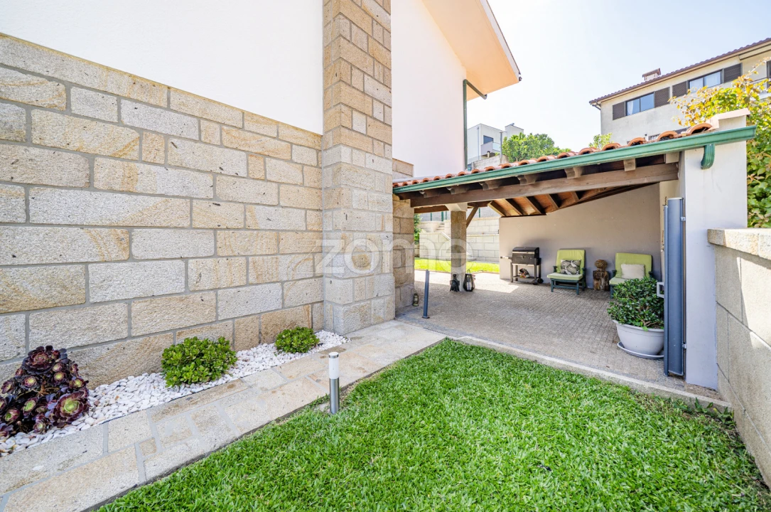 Moradia T5 para Venda em Nogueira, Fraião e Lamaçães Foto 45