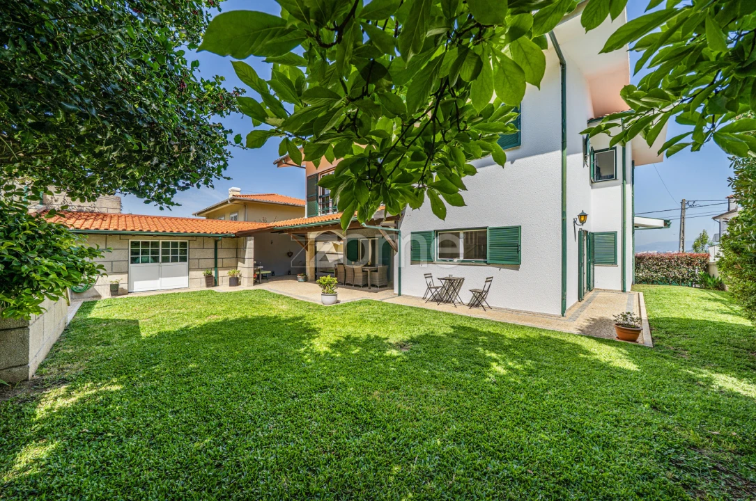 Moradia T5 para Venda em Nogueira, Fraião e Lamaçães Foto 47