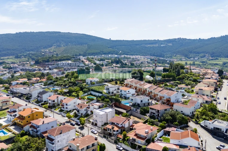 Moradia T5 para Venda em Nogueira, Fraião e Lamaçães Foto 55