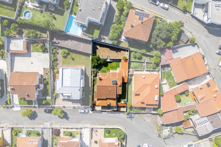 Moradia T5 para Venda em Nogueira, Fraião e Lamaçães Planta 1