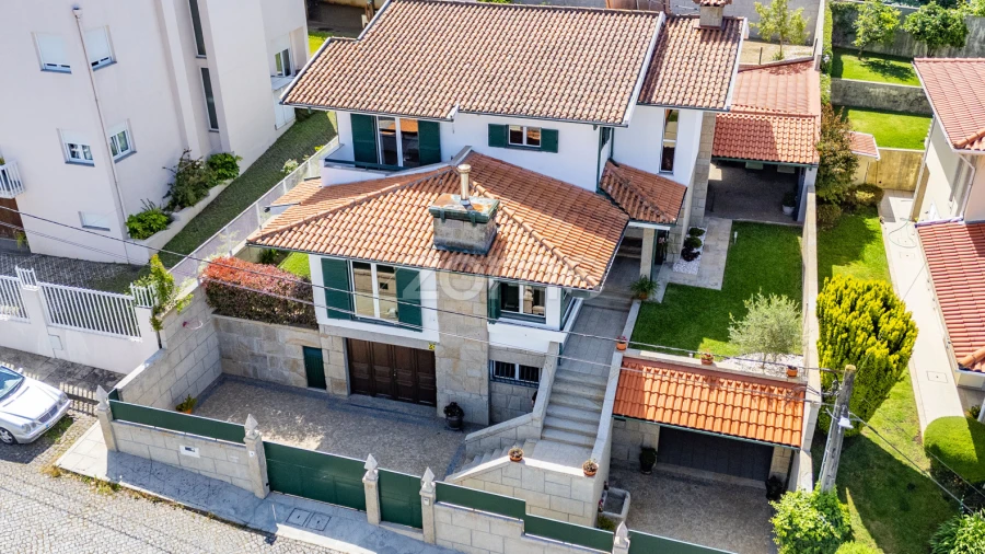 Moradia T5 para Venda em Nogueira, Fraião e Lamaçães