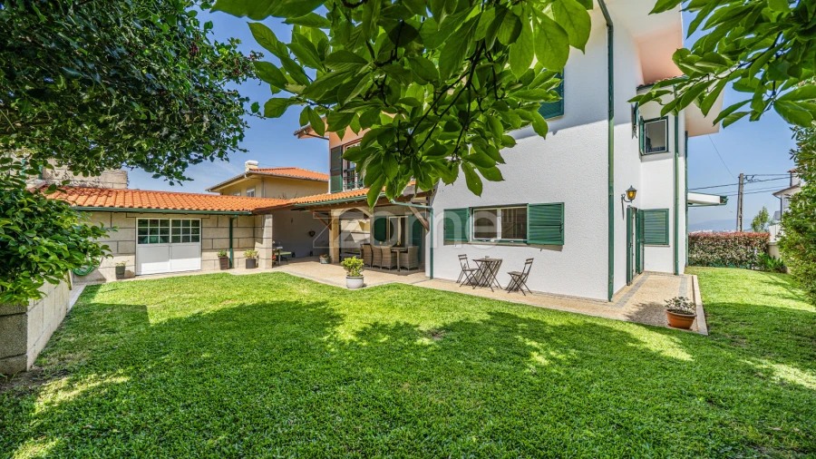 Moradia T5 para Venda em Nogueira, Fraião e Lamaçães