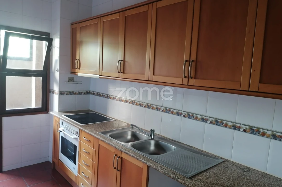 Apartamento T2 para Arrendamento em Ramalde Foto 5