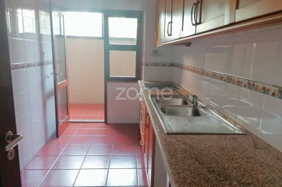 Apartamento T2 para Arrendamento em Ramalde