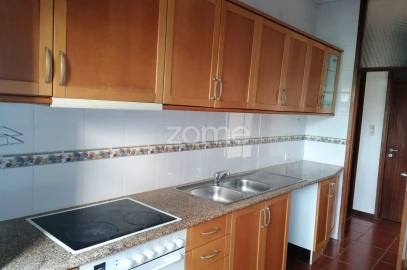 Apartamento T2 para Arrendamento em Ramalde