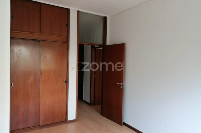 Apartamento T2 para Arrendamento em Ramalde