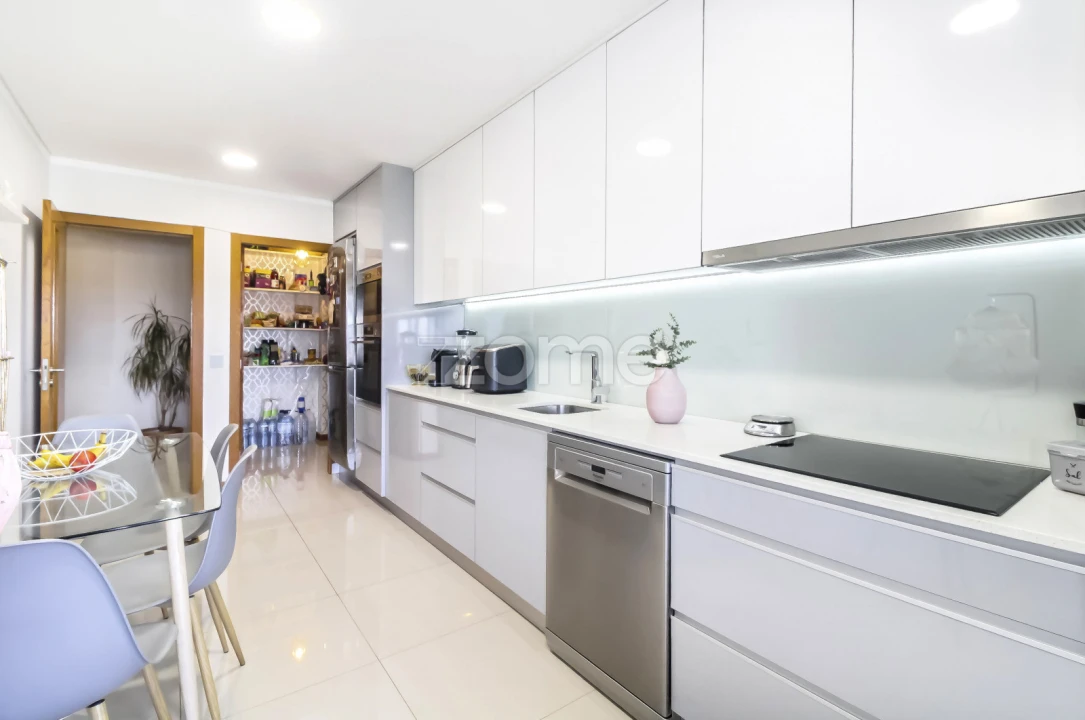Apartamento T3 para Venda em Aguas Santas Foto 1