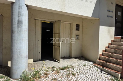 Garagem para Venda em Alverca do Ribatejo e Sobralinho