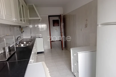 Apartamento T2 para Arrendamento em Cacém e São Marcos