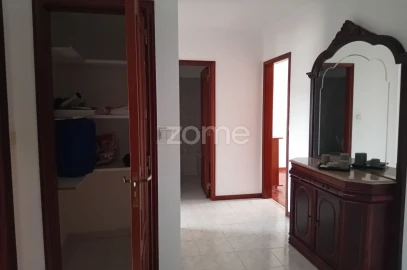 Apartamento T2 para Arrendamento em Cacém e São Marcos